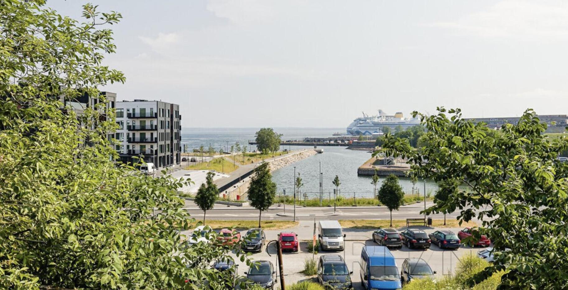 Huoneisto Cozy By Port, Old Town And Sea With Free Parking *